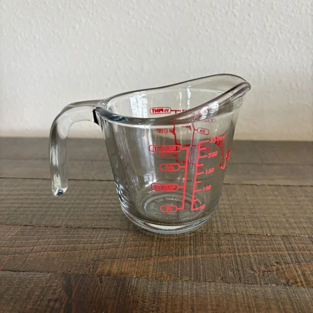 Anchor Hocking Glass Measuring Cup Red Lettering Handle 1 Cup 1/2 Pint Baking